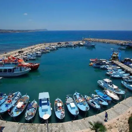 Villa The Complete Guide To Renting Your Exclusive Holiday In With Private Pool And Close To The Beach, 1216 Protarász
