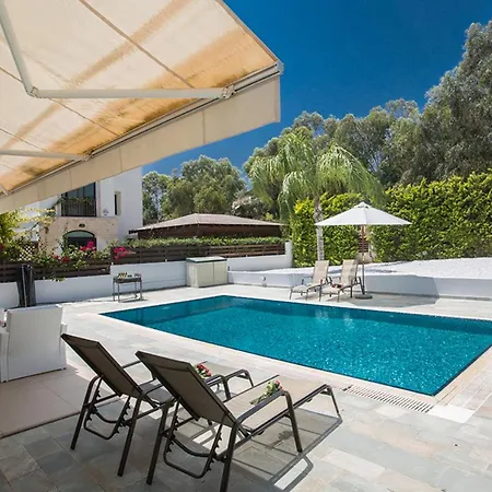 Villa The Complete Guide To Renting Your Exclusive Holiday In With Private Pool And Close To The Beach, 1216