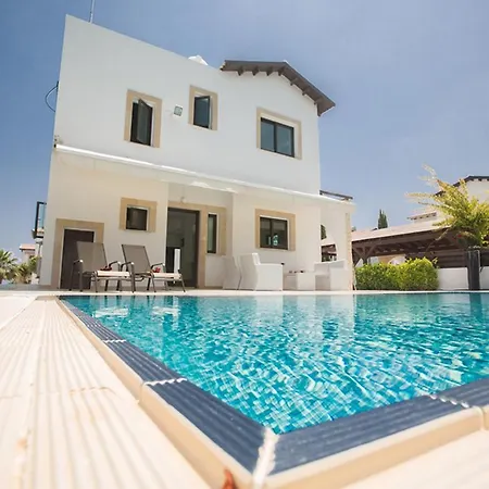 Villa The Complete Guide To Renting Your Exclusive Holiday In With Private Pool And Close To The Beach, 1216 *